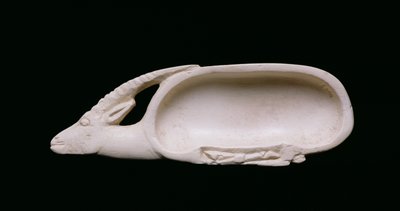 Cuchara de perfume en forma de gacela con patas atadas, de Qaw el-Kebir de New Kingdom Egyptian